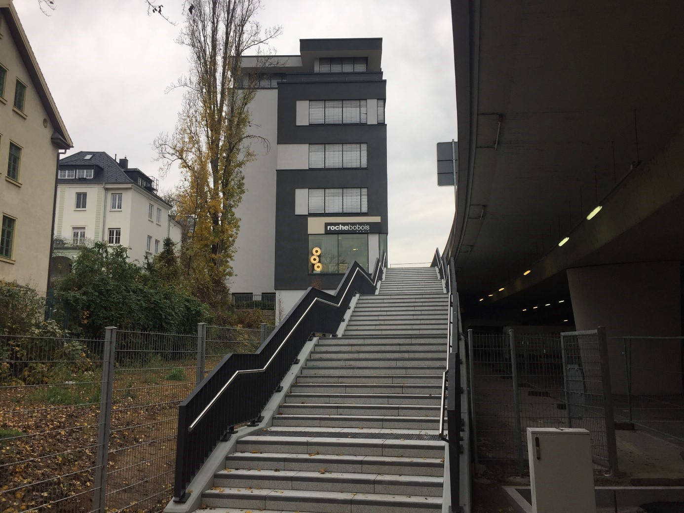 Geländer für die Fußgängertreppe-Paulinenbrücke Stuttgart